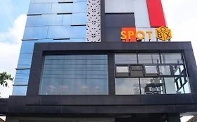 Front One Inn Kediri